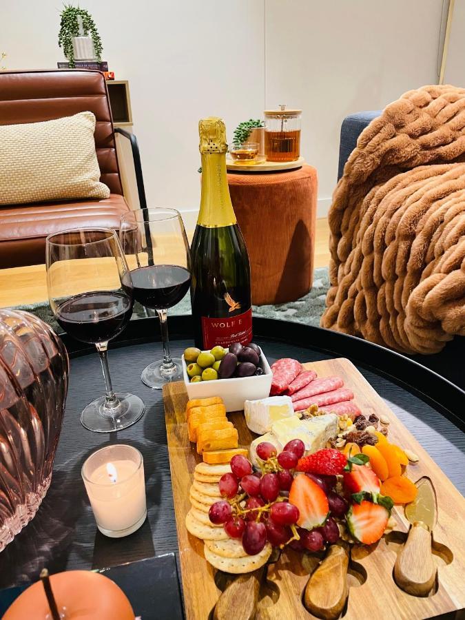Cozy 1 Bed Apt & Spa,Free Parking ,Phenomena Views Melbourne Esterno foto